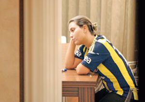 Alex in Eşi Gözyaşlarına Boğuldu!