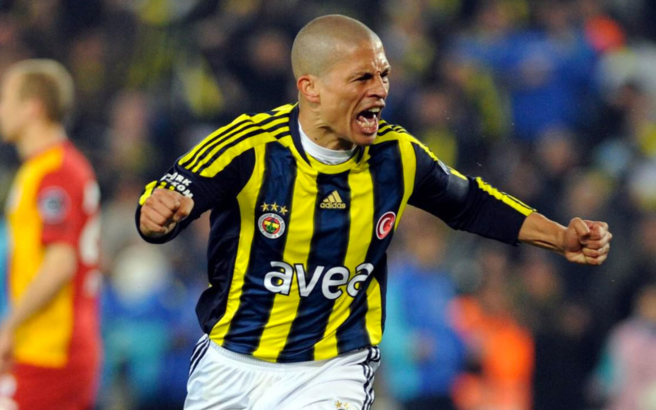 Alex futbola geri dönüyor