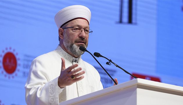 Erbaş: Gençlerimizi evlendirmeliyiz