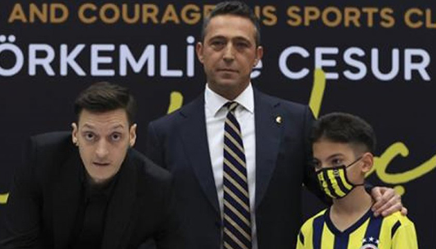 Ali Koç tan flaş Mesut Özil açıklaması: Artık futbola odaklansın!