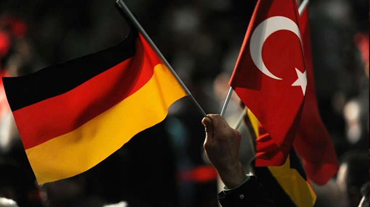 Almanya, Türkiye ye yönelik seyahat uyarısını kısmen kaldırdı