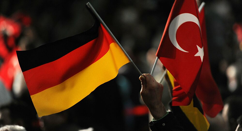 Almanya - Türkiye maçı için kısıtlı taraftar kararı