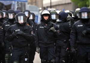 Avrupa da polis oldukça geniş yetkilere sahip!