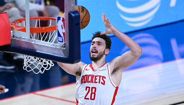 Alperen Şengün den double-double