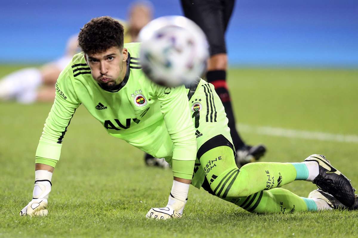 Altay Bayındır sahalara ne zaman dönecek?