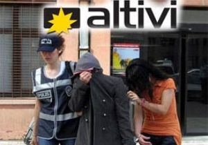 Açık Artırmada  Al Gülüm Ver Gülüm 