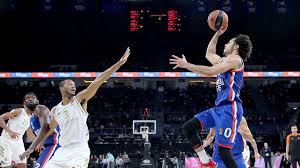 Anadolu Efes zorlu Real Madrid virajında