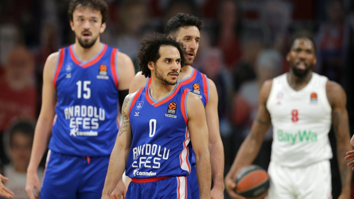 Anadolu Efes son anlarda yıkıldı