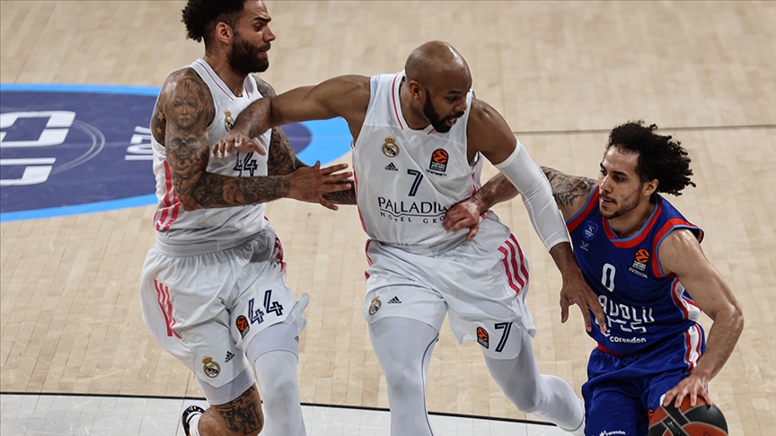 Anadolu Efes Madrid e tur için gidiyor