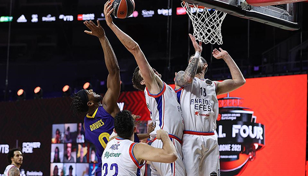 Anadolu Efes, Barcelona yı ağırlayacak!