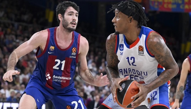 Anadolu Efes, ilk EuroLeague maçında Barcelona ya mağlup oldu