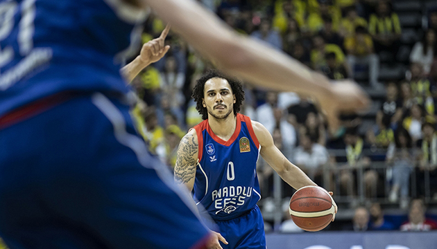 Anadolu Efes, yıldızıyla sözleşme yeniledi