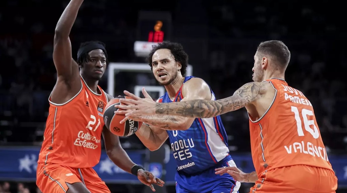 Anadolu Efes, Valencia ya takılmadı