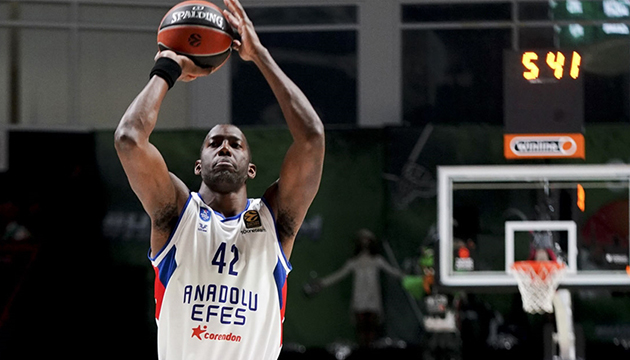 Anadolu Efes, Barcelona nın konuğu oluyor