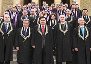 Anayasa Mahkemesi Üyeleri Hakkında Suç Duyurusu 