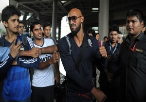 Anelka Hindistan da!