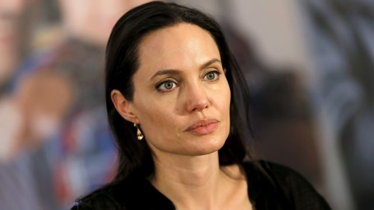 Angelina Jolie, sel felaketinin yaşandığı Pakistan da