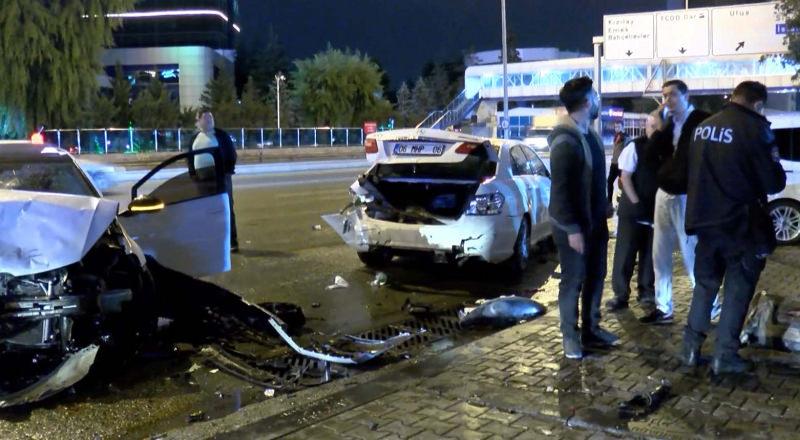 Ankara da trafik kazası! 7 araç birbirine girdi