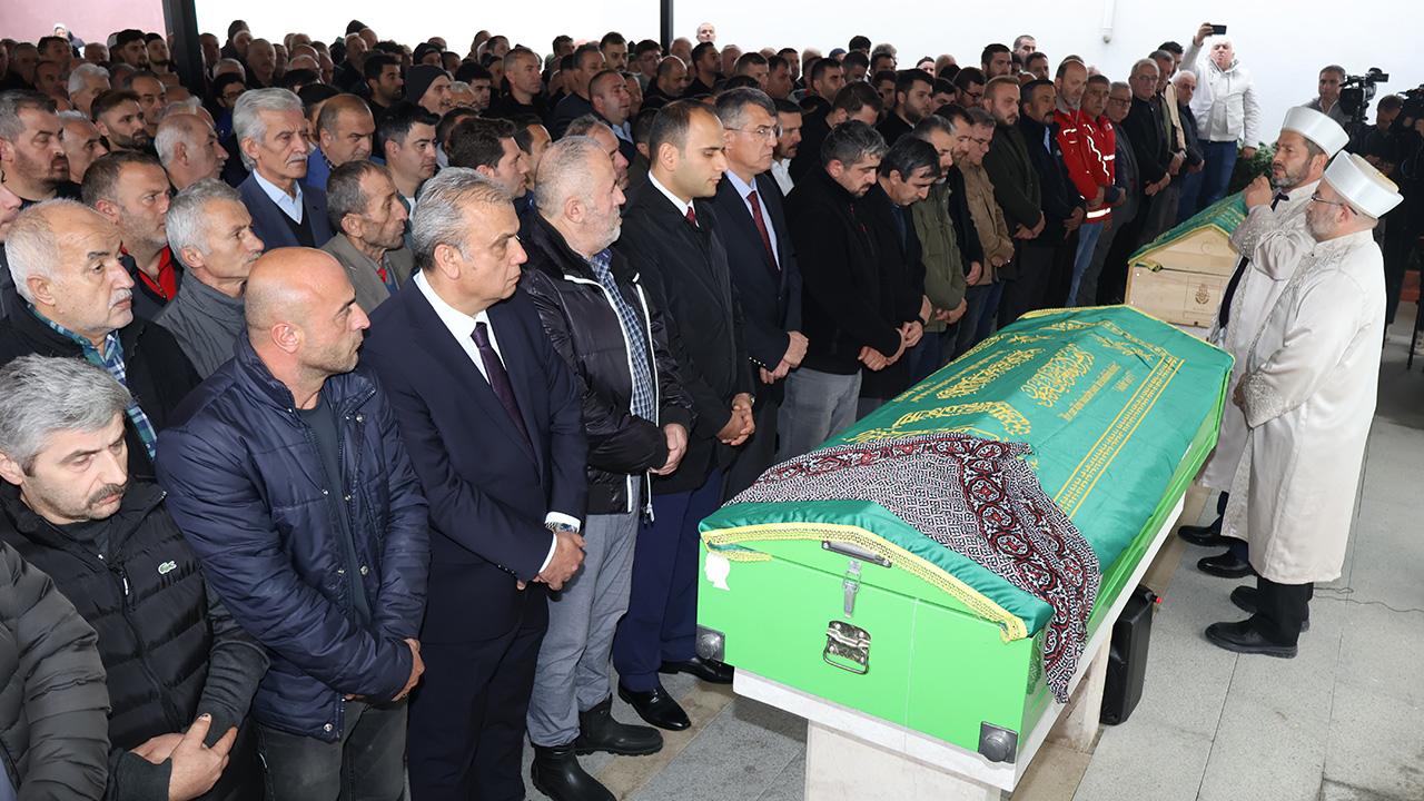 Kaybolduktan sonra ölü bulunan anne-oğul toprağa verildi