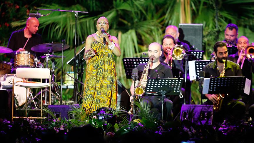 Dee Dee Bridgewater Antalya da konser verdi