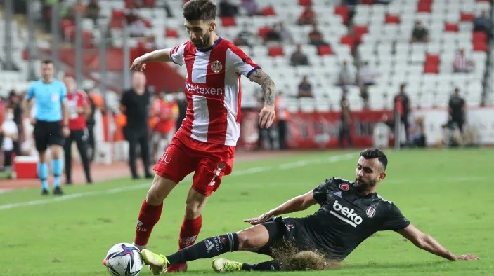 Beşiktaş, Antalyaspor deplasmanında: İşte muhtemel 11 ler!