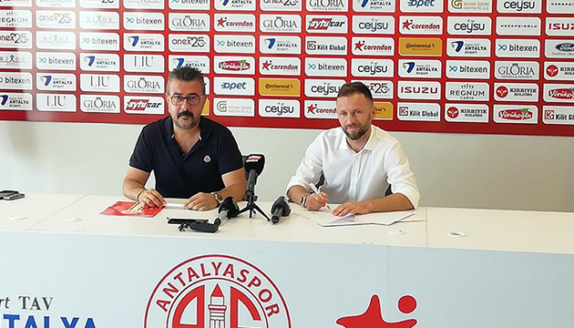 Antalyaspor Hakan Özmert le sözleşme yeniledi!