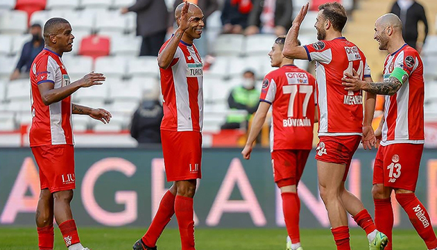 Antalyaspor evinde galip!