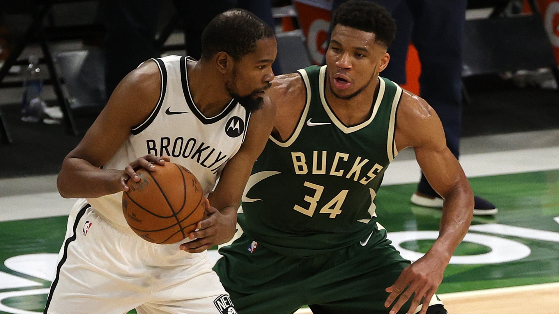 Antetokounmpo takımını sırtlamaya devam ediyor