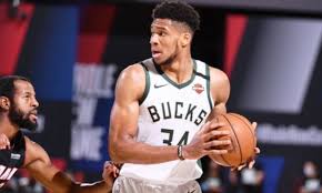 Giannis Antetokounmpo NBA tarihine geçti