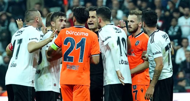 Beşiktaş-Başakşehir maçında şok