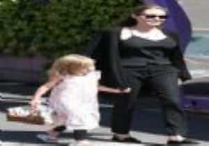 Angelina Jolie  ikizleriyle Lunapark ta!