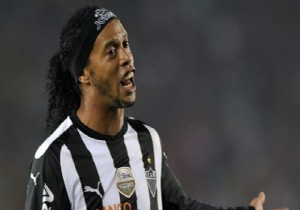 Efsane yıldız Ronaldinho, Atletico Mineiro dan kovuldu