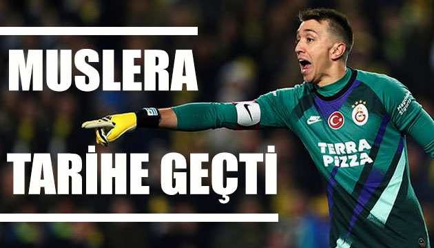 Galatasaray ın Uruguaylı file bekçisi Fernando Muslera tarihe geçti!