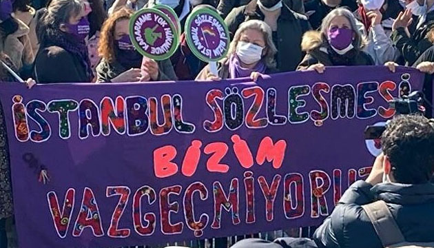 Kadıköy de İstanbul Sözleşmesi eylemi