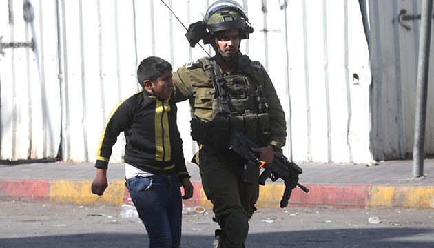 Savaş suçu işleyen İsrail askeri için arama kararı