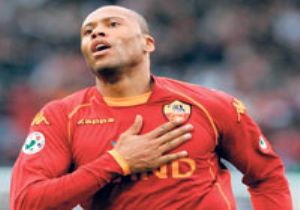 Galatasaray İki Koldan Saldırıyor