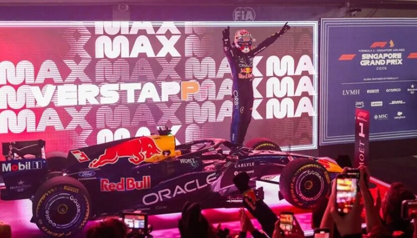 Singapur'da Verstappen kazandı