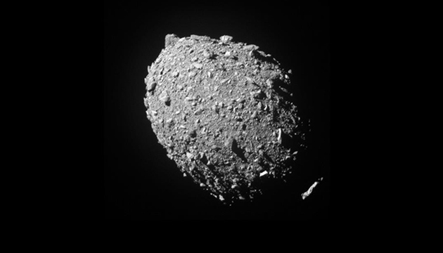 Uzay aracının çarptığı asteroidin yörüngesi değişti!