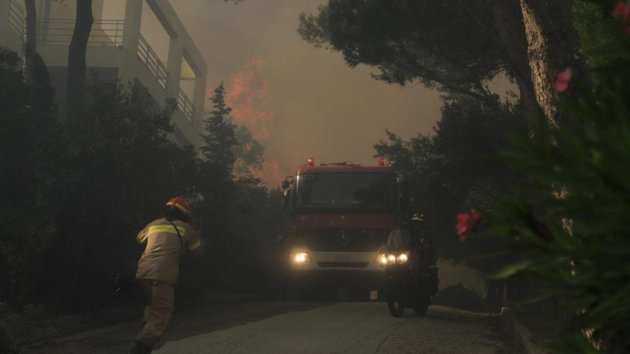 Atina da orman yangını! Bölge tahliye edildi