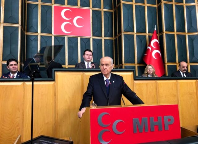 Bahçeli ayakta alkışlandı