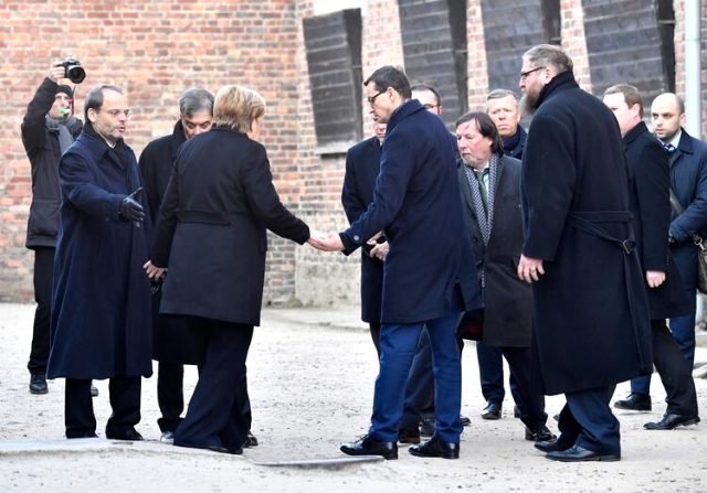 Merkel in sağlığı dünya gündeminde