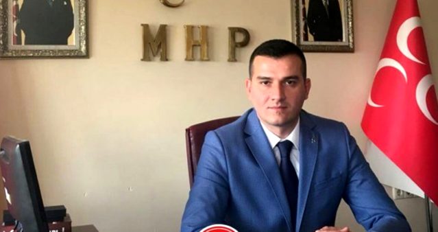 MHP, O Başkan ı görevden aldı