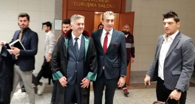 Ünlü oyuncunun davasında gergin anlar