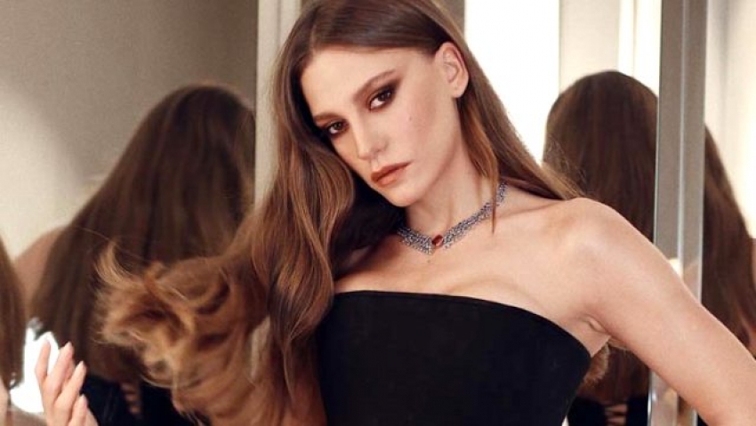 Serenay Sarıkaya’nın taytlı pozu olay oldu