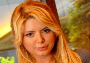 Çoban ile Eşit Oy Hakkı İstemeyen Aysun Kayacı Korumayla Gezmeye Başladı!