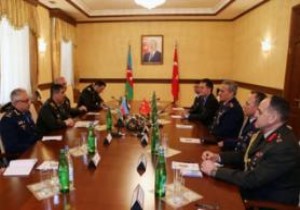 Azerbaycan Savunma Bakanı Orgeneral Öztürk ü kabul etti!