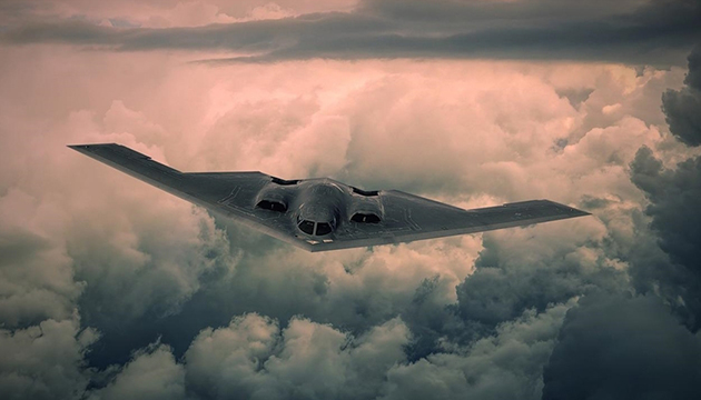 Trump tan B-2 pilotlarına övgü