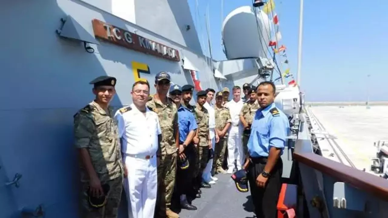 Türkiye ve Libya askeri heyetleri bir arada