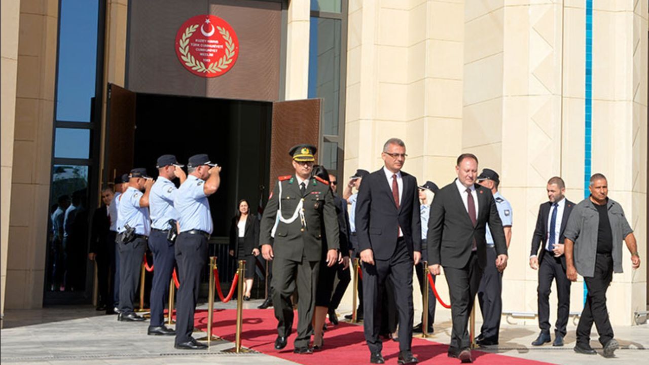 KKTC nin Cumhurbaşkanı ant içti