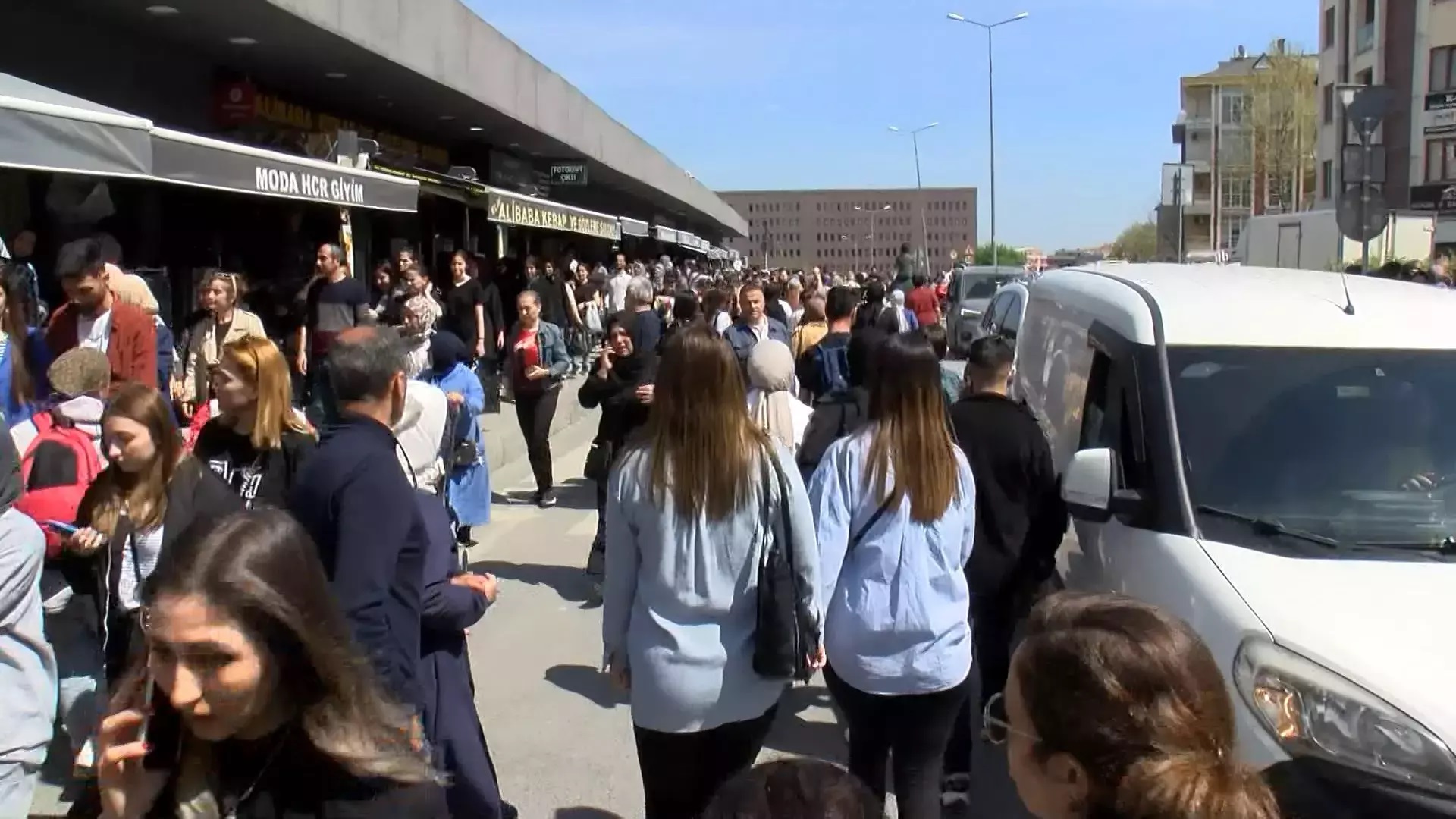 Pazarda  Bomba var  diye bağıran şüpheliler gözaltında